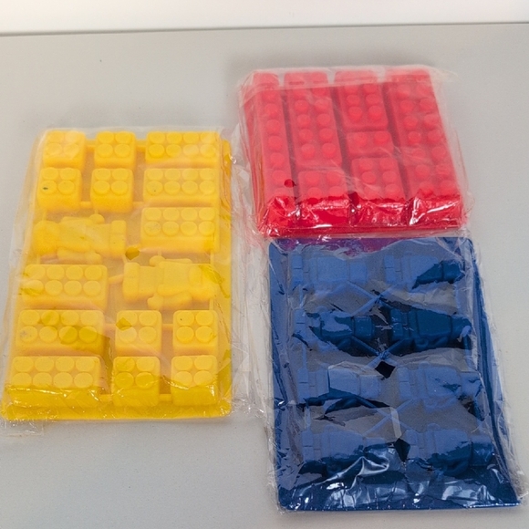 NIB Mini Fig and Bricks Candy Molds - Picture 1 of 8